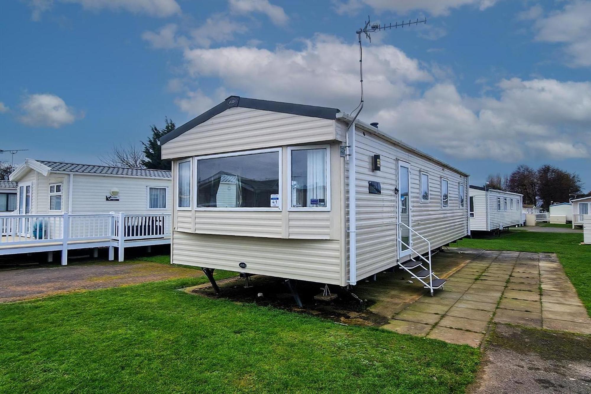 8 Berth Caravan For Hire At Manor Park Near To A Great Beach Ref 23041C ฮันสแตนตัน ภายนอก รูปภาพ