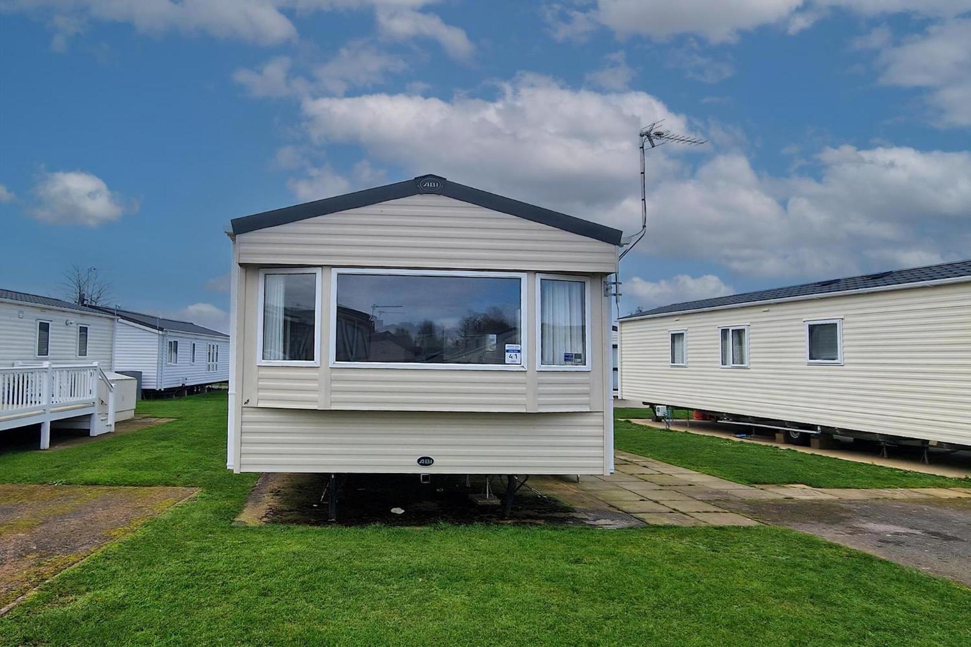8 Berth Caravan For Hire At Manor Park Near To A Great Beach Ref 23041C ฮันสแตนตัน ภายนอก รูปภาพ